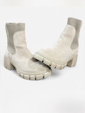 Sincerly Jules Chunky Chelsea Ankle Boots in Cream